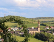 Ev. Kirche und Heimbergturm